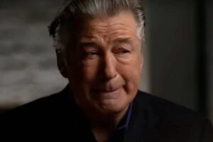 Alec Baldwin será julgado por homicídio culposo após morte em Rust