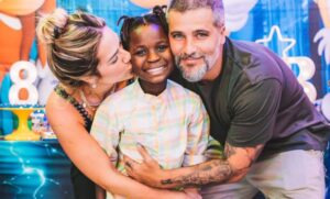 Giovanna Ewbank se emociona ao revelar síndrome do filho Bless; entenda