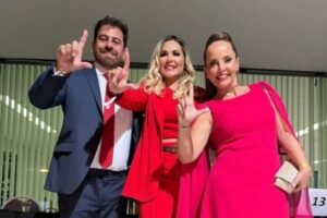 Filha de Lula surge com Deolane Bezerra e diz: “Entrou para a família”