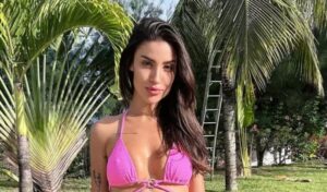 Bianca Andrade rebate críticas após postar foto usando biquíni: ‘Acabei de ser mãe’