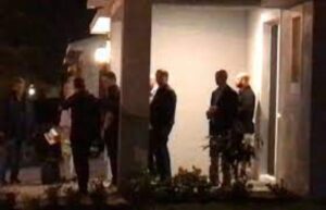Imagens mostram Bolsonaro chegando na casa de José Aldo, em Orlando
