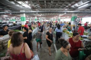 Feiras da ADS retomam atividades e público fiel vai às compras