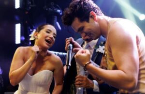 Luan Santana faz show surpresa em casamento de socialite manauara, na Bahia