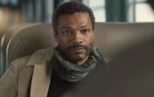 Adama Niane, ator da série ‘Lupin’, morre aos 56 anos