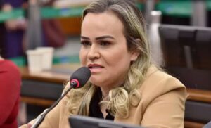 Ministra do Turismo gastou R$ 1 milhão do fundo eleitoral em gráficas fantasmas, diz site