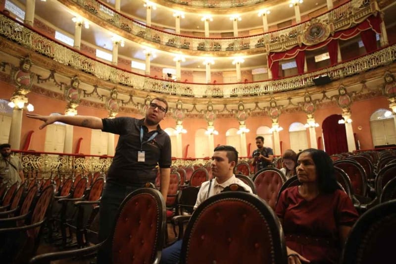 Visita guiada no Teatro Amazonas é opção para alunos durante o período de férias teatro amazonas