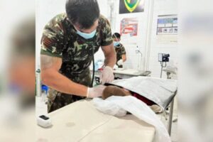 ‘A gente está vivendo um pesadelo’, afirma enfermeira de posto de atendimento na Terra Yanomami