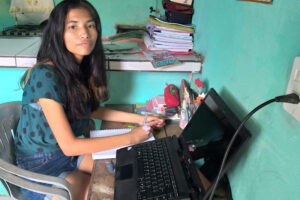 Campanha arrecada dinheiro para custear estudos de amazonense que tirou nota máxima no Enem