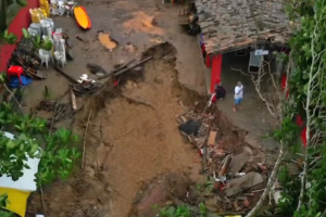Chuva deixa 36 mortos, desabrigados e interdita estradas em São Paulo