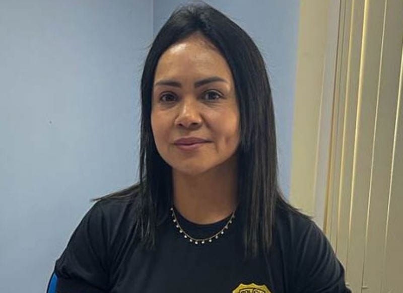 Em Parintins, polícia prende professor por estupro de vulnerável praticado contra suas alunas DELEGADA MARNA DE MIRANDA parintins