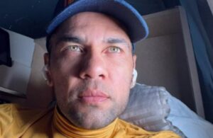 Julgamento do jogador Daniel Alves deve acontecer entre outubro e novembro, afirma jornal espanhol