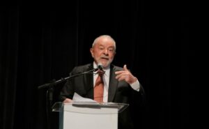 Lula conversa com papa sobre guerra na Ucrânia e combate à fome