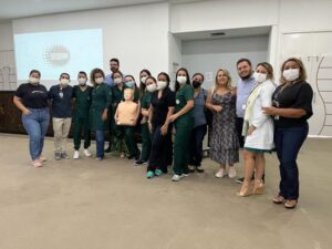 Policlínica Codajás realiza treinamento sobre o Carrinho de Emergência