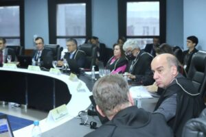 TCE multa ex-titular da Seinfra e ex-pefeito por convênio ilegal para revitalização da orla de Barreirinha