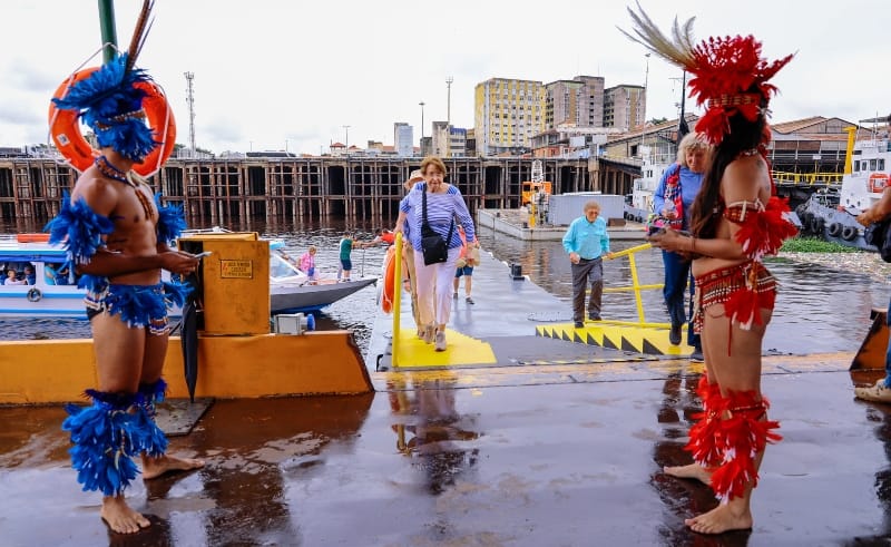 Temporada de Cruzeiros navios em manaus turistas