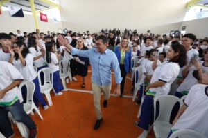 Wilson Lima dá início ao ano letivo nas escolas estaduais e lança segunda fase do Novo Ensino Médio