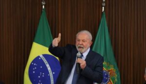 Lula diz que juros do empréstimo consignado causam indignação: ‘Vou conversar com o Haddad’