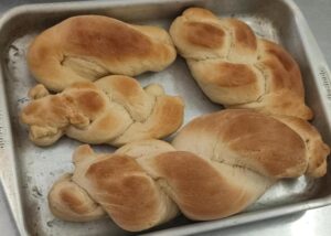 Pão, bolo e outras massas: Governo do AM quer potencializar cadeia produtiva do cará-roxo