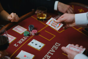 Cinco motivos para começar a jogar poker hoje mesmo!