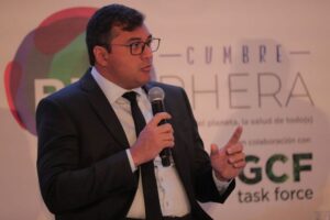 Wilson Lima anuncia antecipação da primeira parcela do 13° salário de servidores estaduais