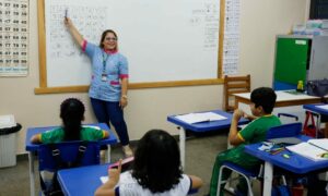 Convocados na última chamada do Concurso Público de 2018 da Secretaria de Educação tomam posse