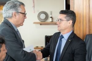 Prefeito de Manaus finaliza agenda em Brasília com ministros da Saúde e Relações Institucionais