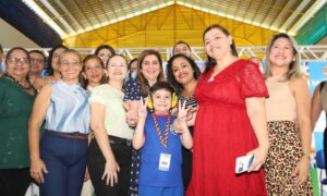 Há 10 anos sem reforma, Escola municipal Professora Ruth Costa é reinaugurada em Manaus