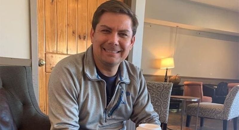 Homem encontrado morto Homem encontrado morto