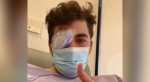 Homem fica cego de um olho depois de dormir com lentes de contato; entenda os riscos
