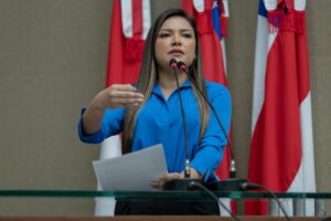 Deputada Joana Darc quer multa de R$ 5 mil para quem praticar zoofilia no Amazonas