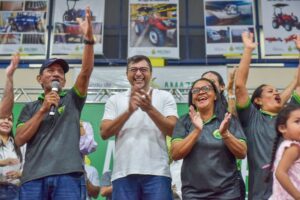 Em Parintins, Wilson Lima assegura moradia para quatro mil famílias do bairro Paschoal Allágio