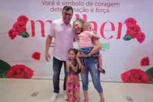 Wilson Lima encontra com beneficiárias do Auxílio Estadual e destaca que 90% do programa é destinado as chefes de família