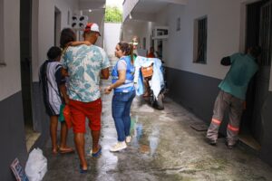 Prefeitura inicia mudança de famílias desalojadas do bairro Jorge Teixeira