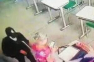 Adolescente que matou professora em escola foi frio no depoimento, diz delegado