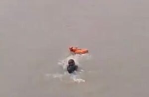 Canoa afunda e bebê de dois meses desaparece em rio de Parintins