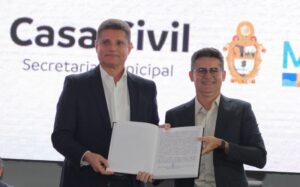 Prefeito destaca caráter e articulação política de Marcos Rotta durante cerimônia de posse do novo secretário-chefe da Casa Civil