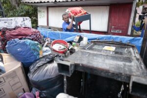 Governo do Amazonas paga auxílio-moradia e famílias deixam abrigo na zona sul de Manaus