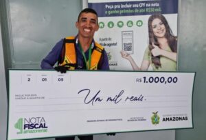 Ao atualizar cadastro, mototaxista de Parintins descobre prêmio da Nota Fiscal Amazonense
