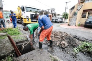 Prefeitura de Manaus intensifica vigilância em período de chuva e desobstrui mais de 600 bueiros em 28 dias