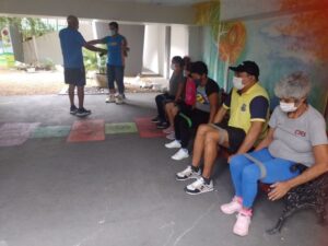 Em seis meses de atuação, profissionais de educação física da Policlínica Codajás reabilitam cerca de 600 usuários do SUS