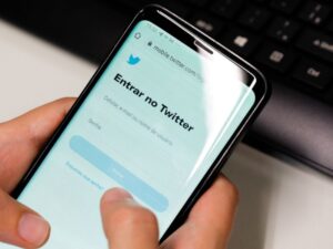 Famosos se recusam a pagar por selo azul no Twitter e detonam Elon Musk