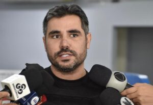 Dupla é presa e adolescente apreendido por roubos em residências na Zona Norte de Manaus