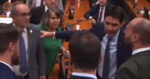 Conselho de Ética instaura processos contra sete deputados