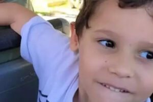 “Hoje ele foi para a creche pulando, imitando um coelhinho”, diz pai de criança vítima de ataque em creche