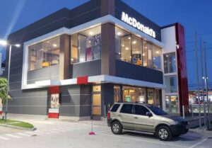 McDonald’s oferece vagas de emprego para pessoas com deficiência em Manaus