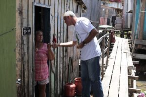 UGPE entrega cestas básicas para moradores da comunidade da Sharp