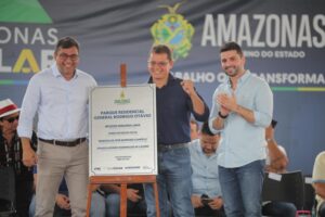 Wilson Lima inaugura Residencial Rodrigo Otávio, primeiro habitacional do Prosamin+