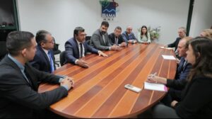 Wilson Lima garante mais prazo para cumprimento de decisões que afetam criação de gado no Sul do AM