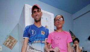 Vídeo de ambulante em Manaus viraliza e Parceiros Brilhantes abrem campanha de doações