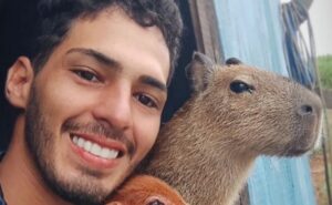 Fazendeiro Agenor é multado pelo Ibama e corre risco de perder Capivara Filó: ‘nunca imaginei’